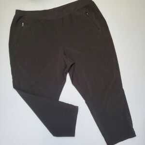 Lightweight Cropped Jogger Pants